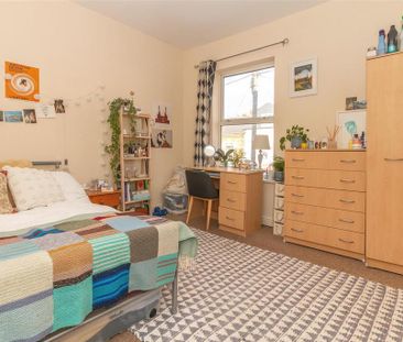 3 bedroom end of terrace house to rent - Photo 3