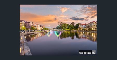 PREMIUM WATERFRONT LIVING! - Photo 4