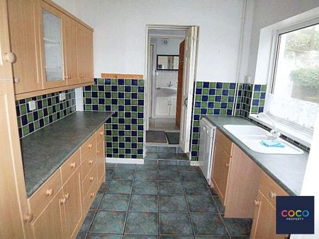 2 bedroom end of terrace house to rent - Photo 2