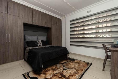 5 bedroom terraced house to rent - Photo 2