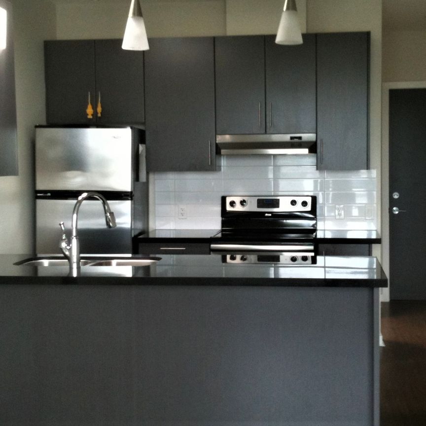 1 Bed + Den Penthouse For Rent In Burnaby. - Photo 1