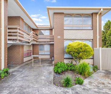 Cozy, Low Maintenance and Convenient 1 Bedroom Unit - Photo 5