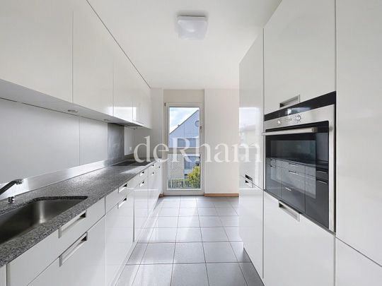 Spacious 4.5 room apartment with beautiful terrace! - Photo 1