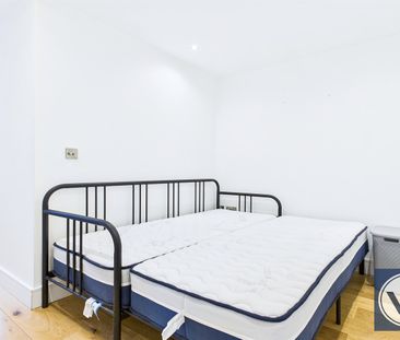 Apartment to Rent: Trident House, UB3 - Photo 2