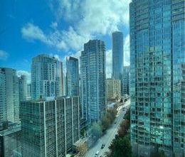 Spacious 1 bedroom + flex, Fully Furnished in the heart of DT for Rent - Photo 1