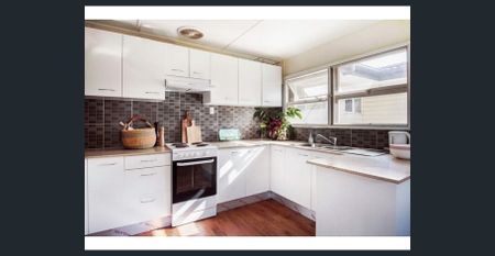 Perfect Room in the Heart of Salisbury - Inspect by Appointment - Photo 3