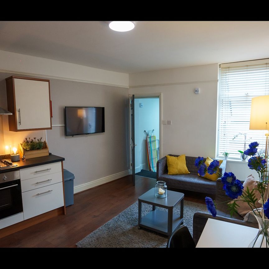 3 Bed Flat, Kensington, L7 - Photo 1