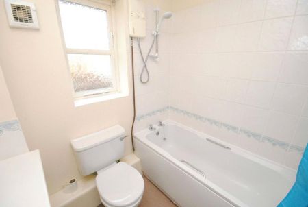 2 bedroom terraced house to rent - Photo 2