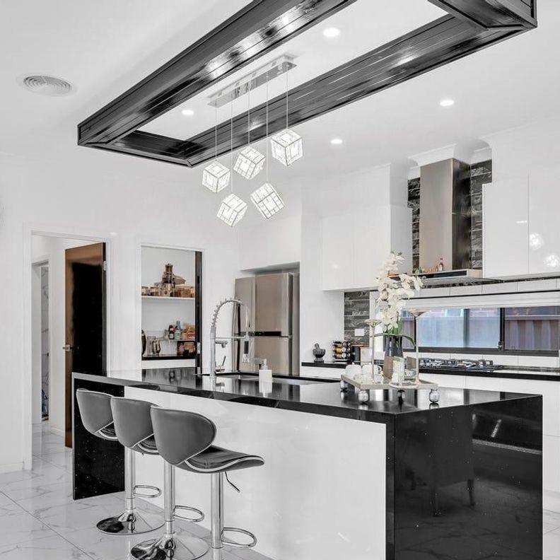 Modern Upgraded Double Storey Family Home! - Photo 1