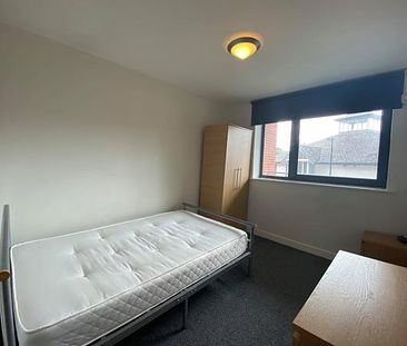 Student Apartment 2 bedroom, City Centre, Sheffield - Photo 2