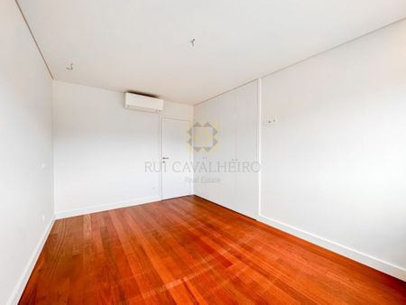 4 room luxury Flat for rent in Matosinhos, Distrito do Porto - Photo 3