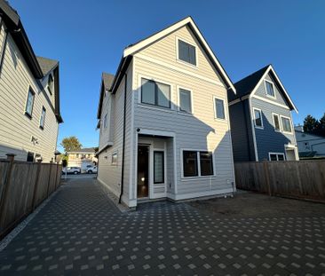 Executive Living: 4 Bedroom + Office Home W/ High End Finishes. Dou... - Photo 1