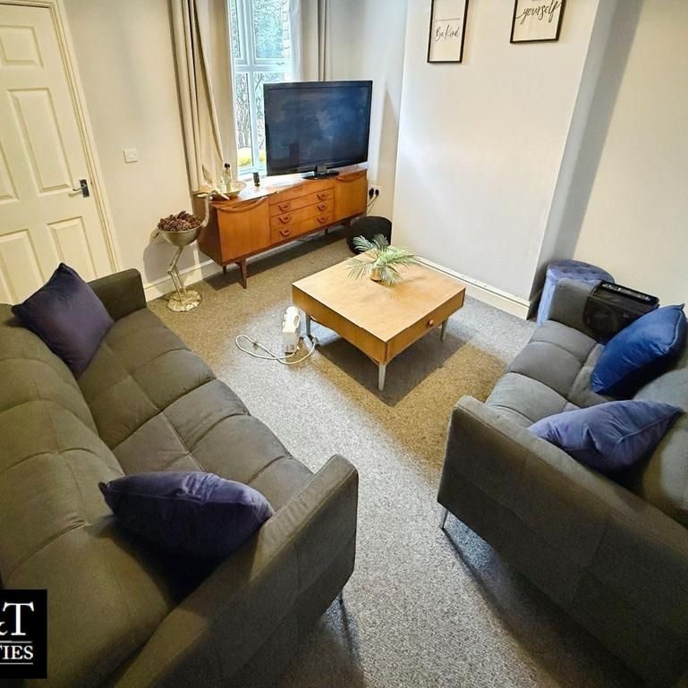 1 bedroom in a house share to rent - Photo 1