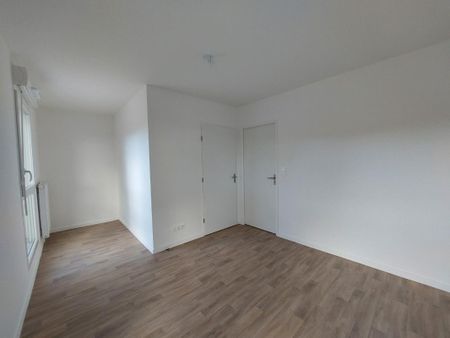 Location Appartement 2 pièces 42m² NOTRE DAME DE BONDEVILLE 76960 - Photo 4