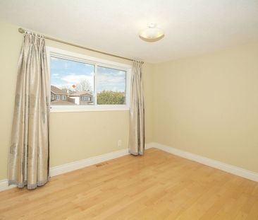 For Lease - 56 Four Seasons Drive, Cityview - Parkwoods Hills - Rid... - Photo 4