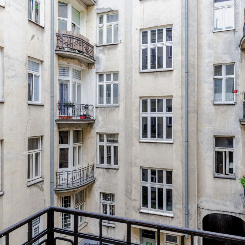 Klasyczny apartament w przedwojennej kamienicy - Photo 1