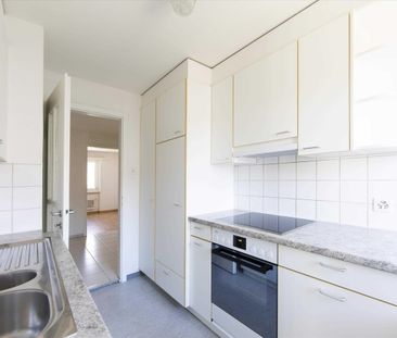Un appartement partiellement rénové dans un emplacement optimal vou... - Foto 2