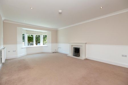 4 bedroom detached house to rent - Photo 4