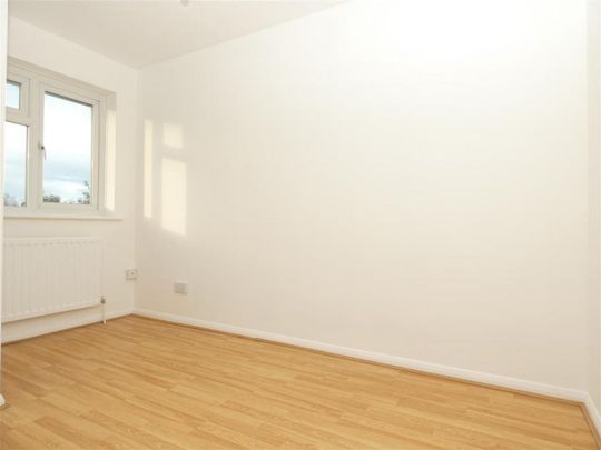 2 bedroom end of terrace house to rent - Photo 1