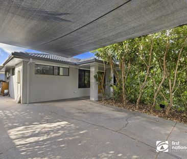 STUNNING MODERN FAMILY HOME WITH BEAUTIFUL INGROUND POOL IN VICTORI... - Photo 5