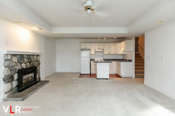 House in West Vancouver, BC - Photo 1