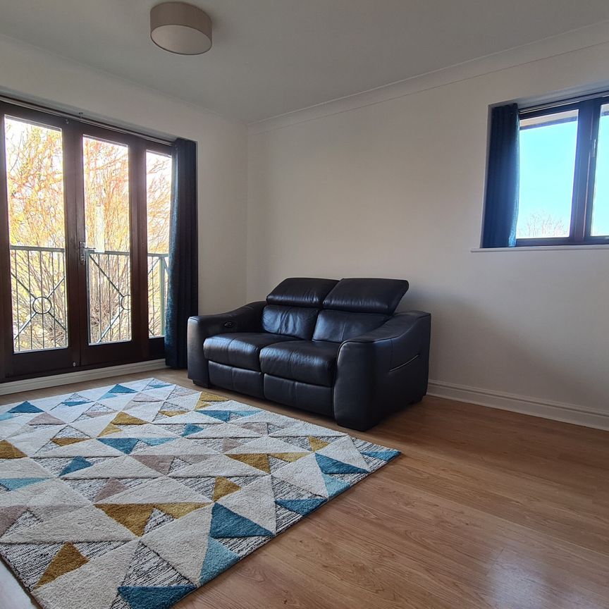 Ludlow Road, Maidenhead - Photo 1