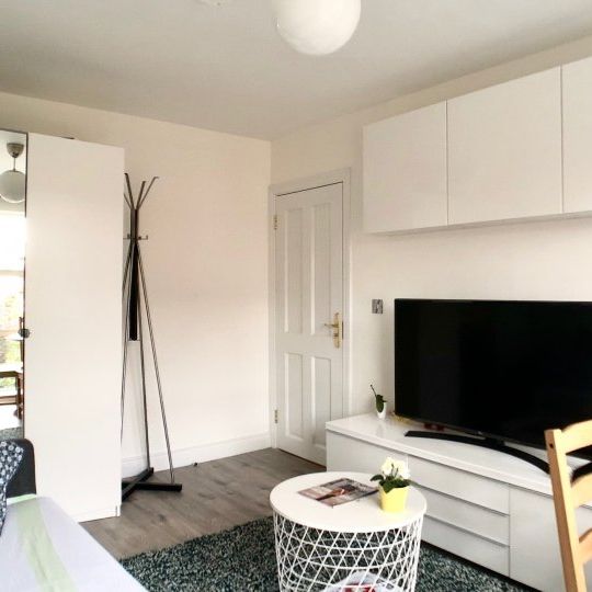 1-bedroom flat to rent in Broadstone, Dublin - Photo 1