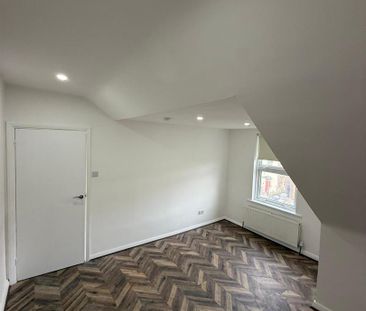 Connaught Road, London NW10 - Photo 3