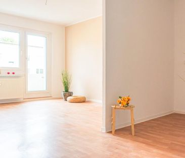 Bezugsfertige 3-Raum-Wohnung mit großem Wohn-/Essbereich - Foto 1