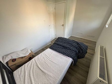 2 bedroom terraced house to rent - Photo 3