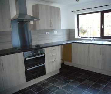 3 bedroom end of terrace house to rent - Photo 6