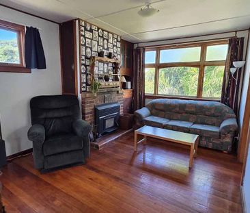 Furnished 2 bedroom by the beach - Photo 1