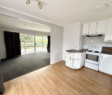 17 Amundsen Grove, Stokes Valley - Photo 2