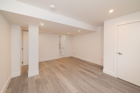 For Lease - 296 Sixteen Mile Drive Unit# Basement, Oakville, Ontario - Photo 2