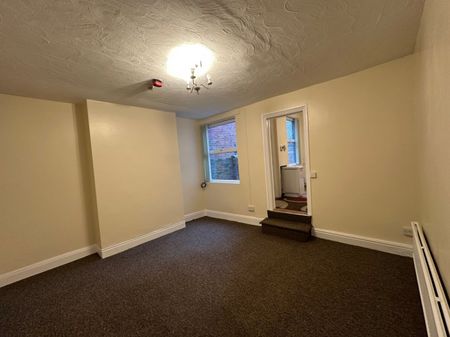 39 High Street, Worsborough - Photo 2