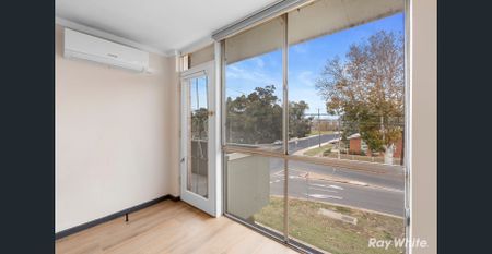 Hop skip and jump to the CBD - Photo 4