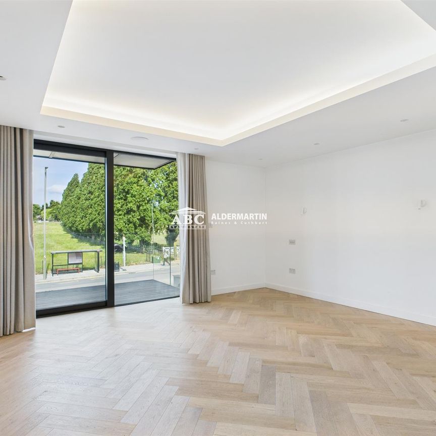 Regents Park Road, N3 3JG, London - Photo 1