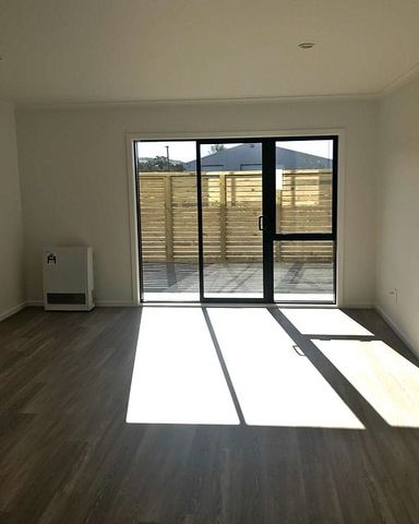 Modern & Sun-Drenched Tawa Gem | 2 Mins to Train! - Photo 3