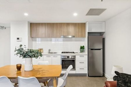 Modern Apartment in Great Location! - Photo 5