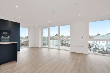 A fantastic two bedroom apartment available in an exceptional London canal side development. - Photo 2