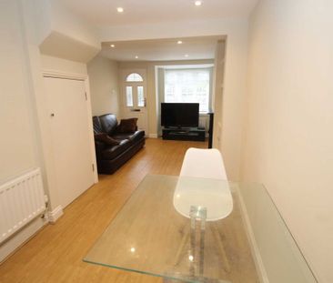 2 bed Terraced for rent - Photo 6