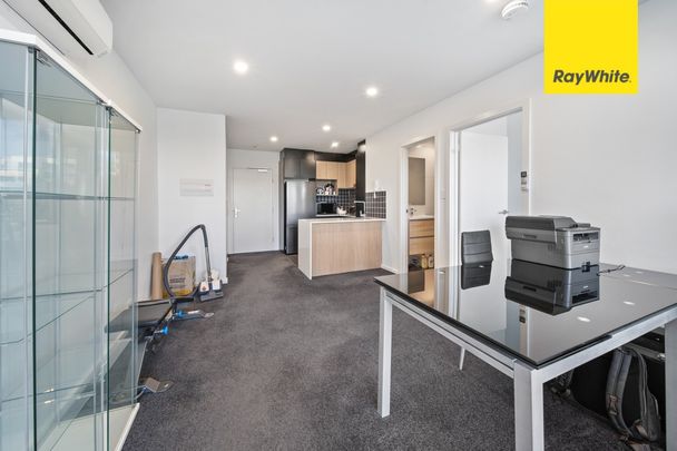 Coombs Convenience - Spacious one bedroom apartment - Photo 1