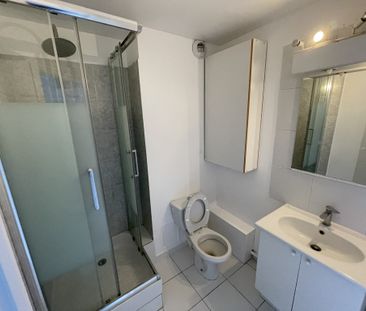 Location Appartement 2 pièces 40m² ST MAUR DES FOSSES 94100 - Photo 4