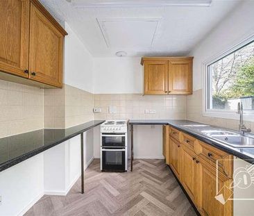 Knights Croft, New Ash Green, Longfield, DA3 - Photo 4