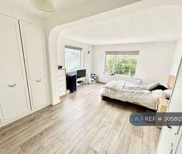 4 bedroom detached house to rent - Photo 6