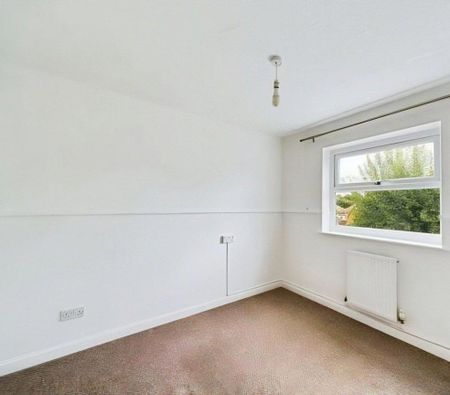 3 bedroom end of terrace house to rent - Photo 3