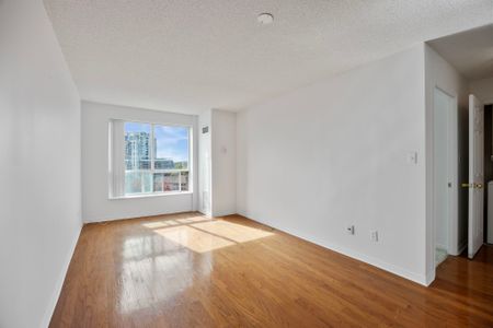 For Lease - 51 Baffin Court Unit# 713, Richmond Hill, Ontario - Photo 2