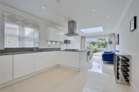 4 bedroom semi-detached house to rent - Photo 4