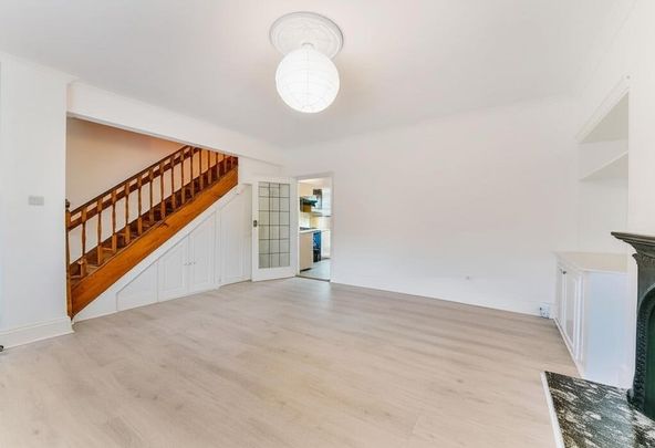 4 Bed Terraced House, Carrington Road, TW10 - Photo 1