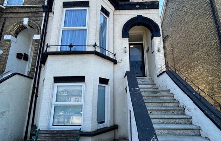1 bedroom flat to rent - Photo 4